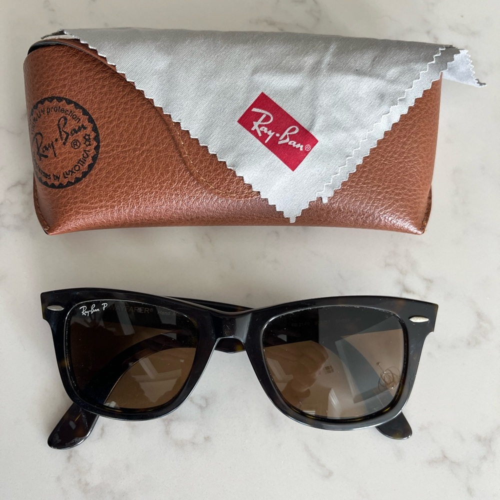 Polarized Wayfarer Sunglasses and Original Leather Case